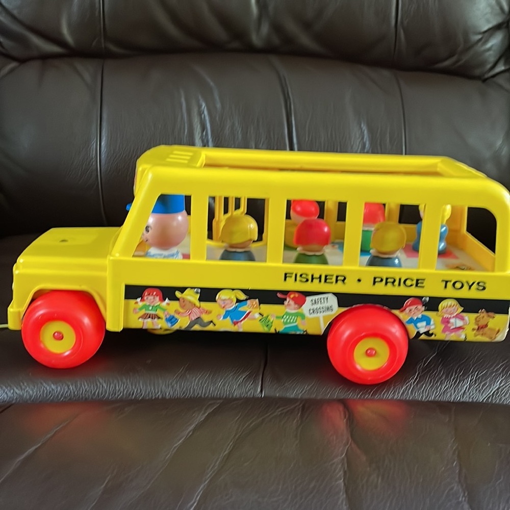 Vintage Fisher Price school bus. - Picture 5 of 7
